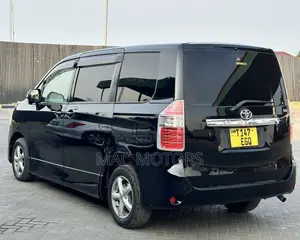 Toyota Noah 2.0 143hp FWD (8 Seater) 2008 Black