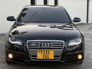 Audi A4 2.0T Premium Quattro 2010 Black