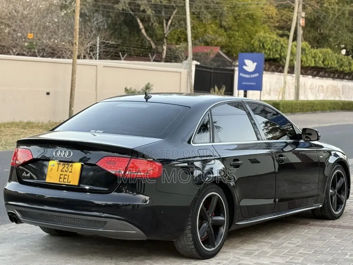 Audi A4 2.0T Premium Quattro 2010 Black