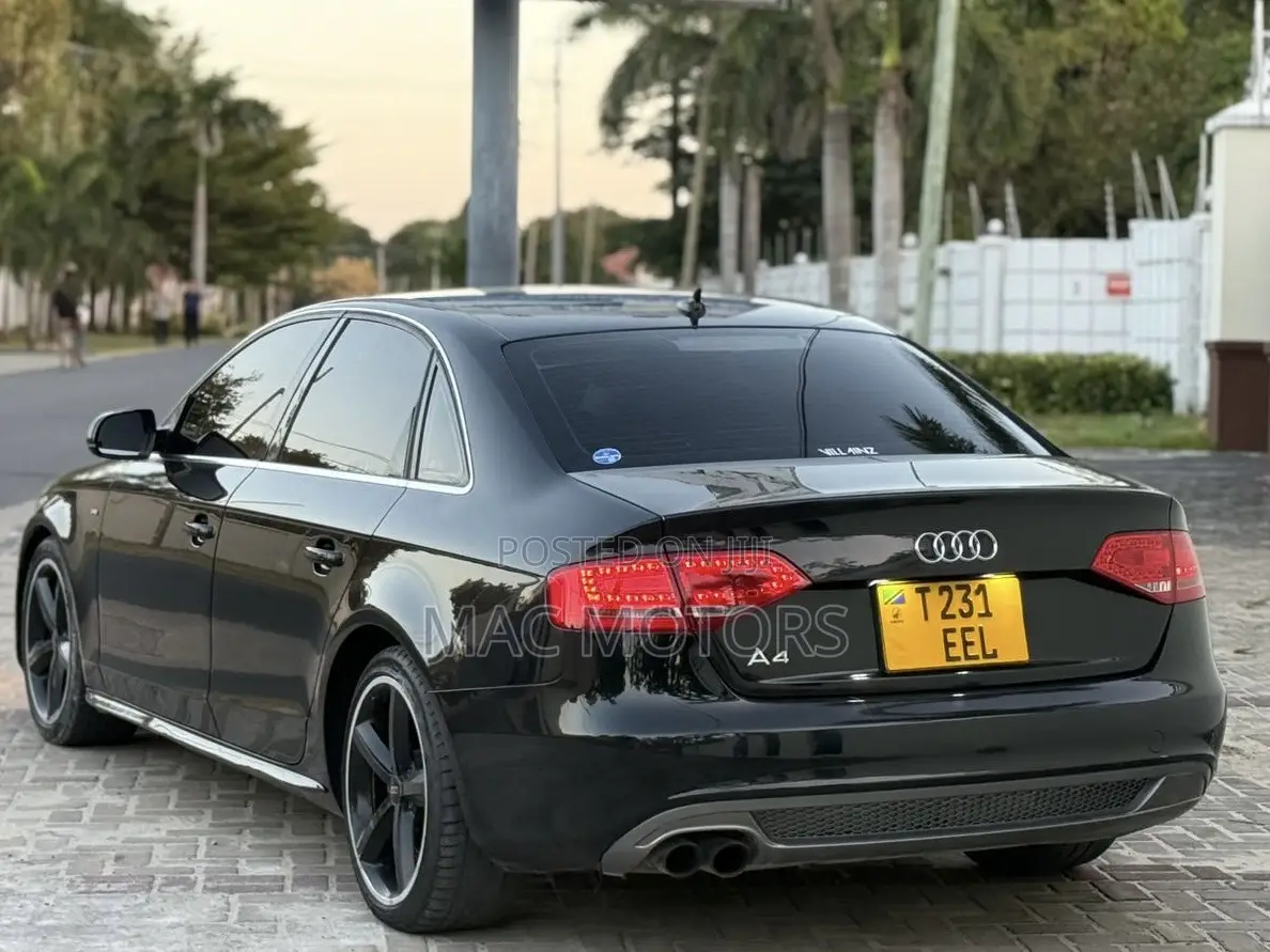 Audi A4 2.0T Premium Quattro 2010 Black