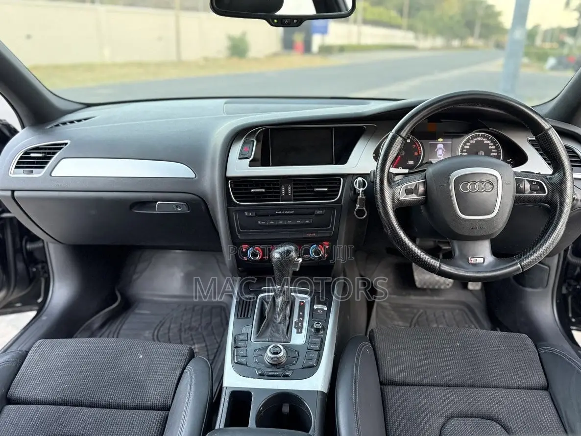 Audi A4 2.0T Premium Quattro 2010 Black