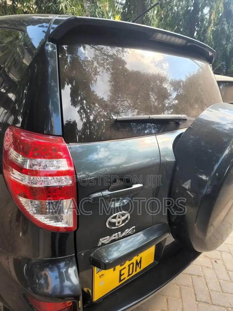 Toyota RAV4 2010 Black