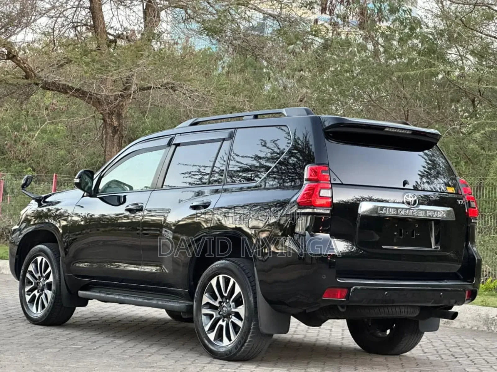 Toyota Land Cruiser Prado 2023 Black