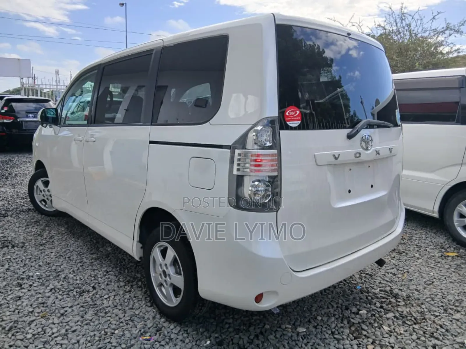 Toyota Noah 2.0 143hp YY AWD (5 Seater) 2009 Pearl