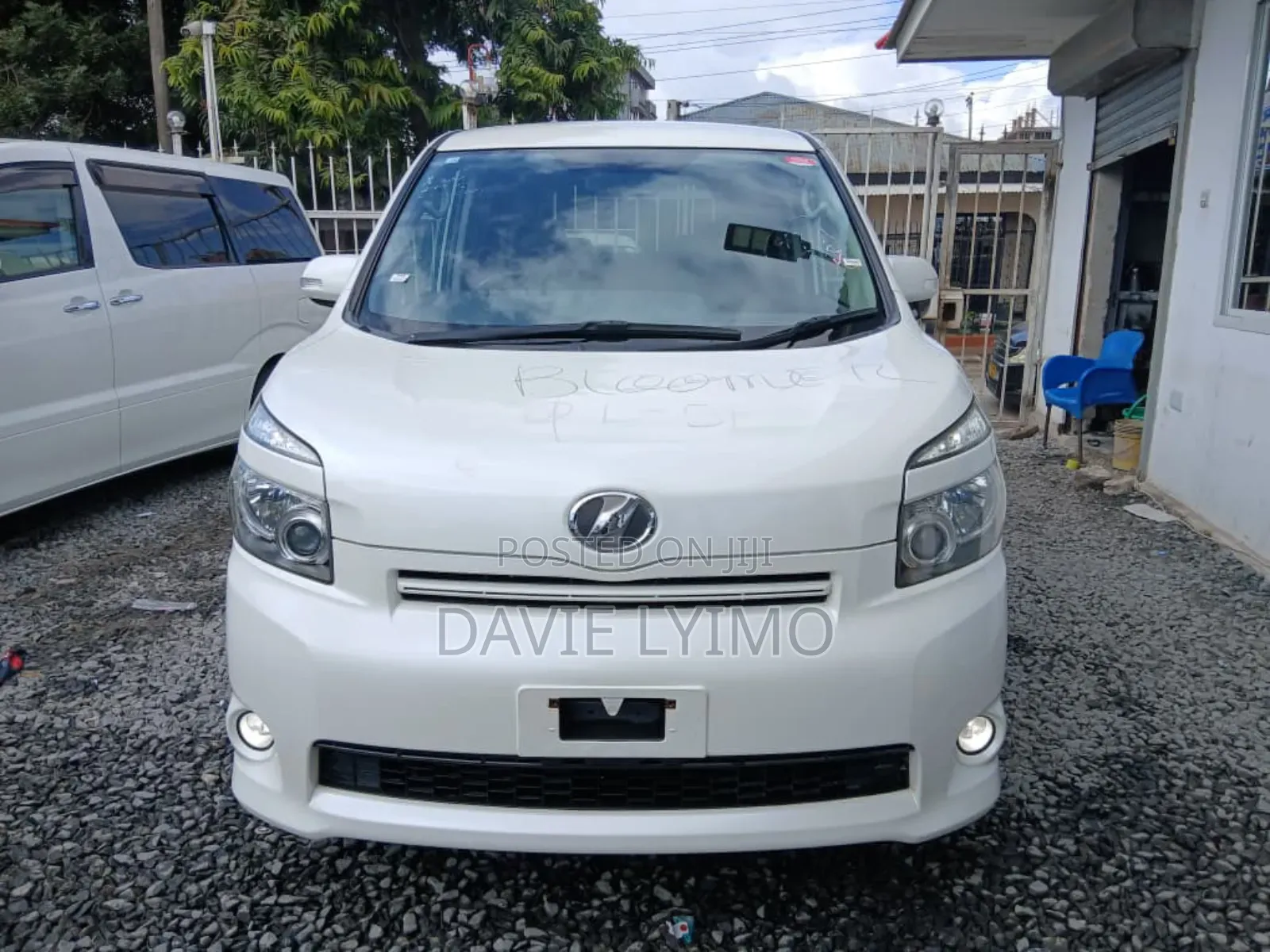 Toyota Noah 2.0 143hp YY AWD (5 Seater) 2009 Pearl