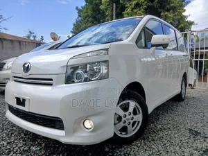 Toyota Noah 2.0 143hp YY AWD (5 Seater) 2009 Pearl
