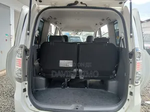 Toyota Noah 2.0 143hp YY AWD (5 Seater) 2009 Pearl