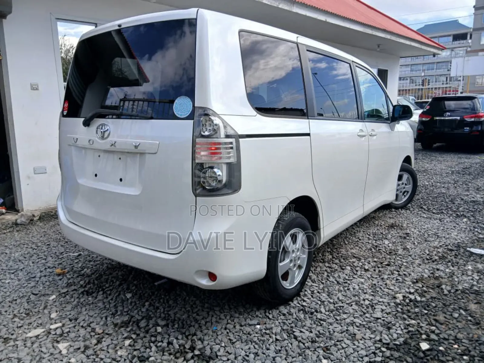 Toyota Noah 2.0 143hp YY AWD (5 Seater) 2009 Pearl