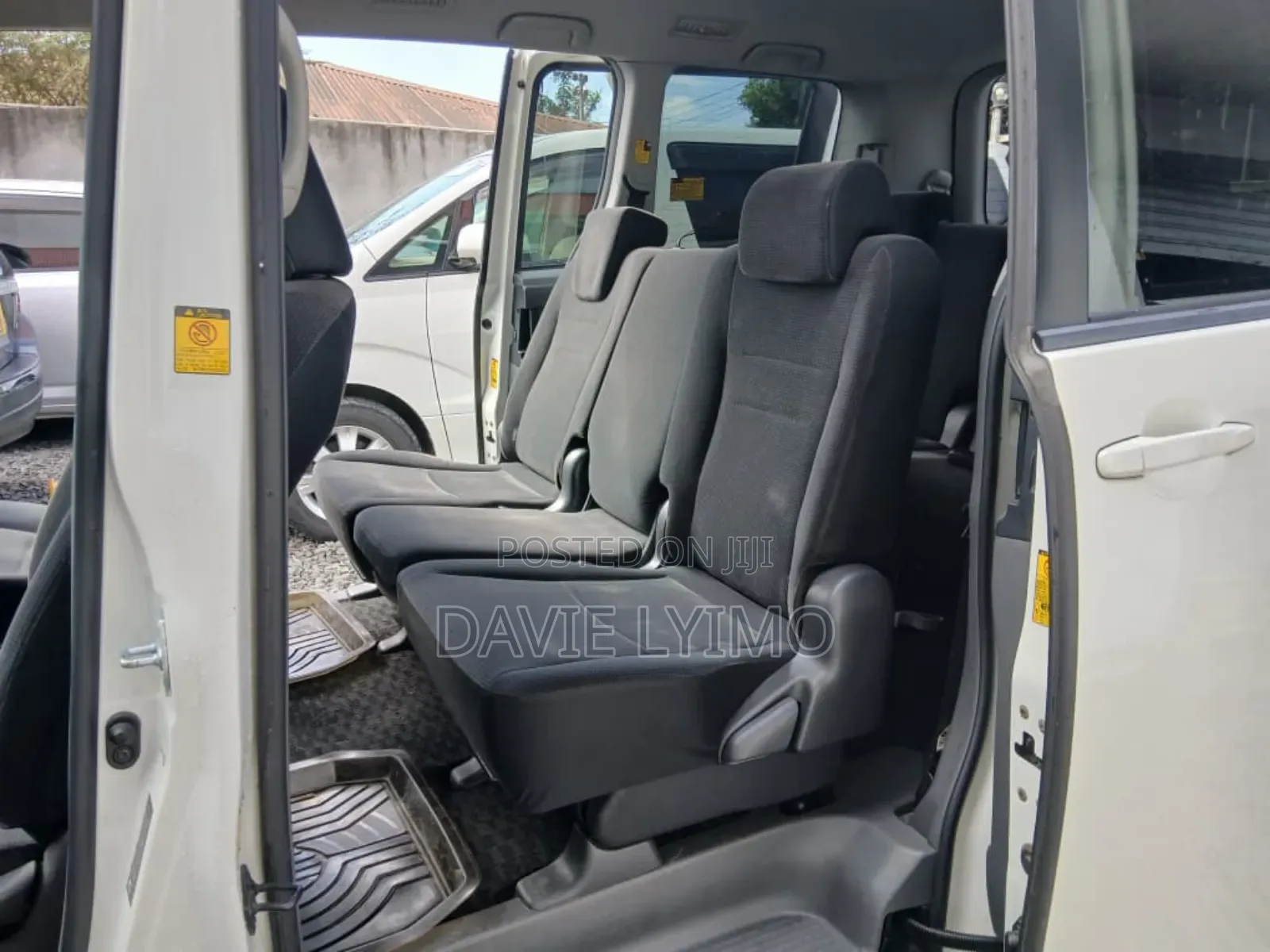 Toyota Noah 2.0 143hp YY AWD (5 Seater) 2009 Pearl