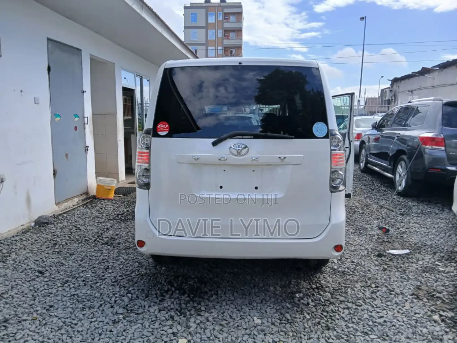 Toyota Noah 2.0 143hp YY AWD (5 Seater) 2009 Pearl