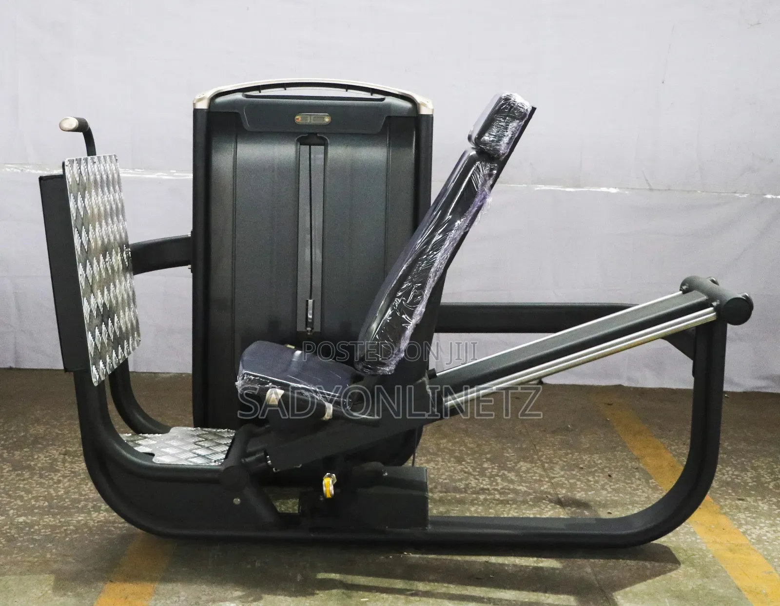 Mult-Station Seated Leg Press Machine