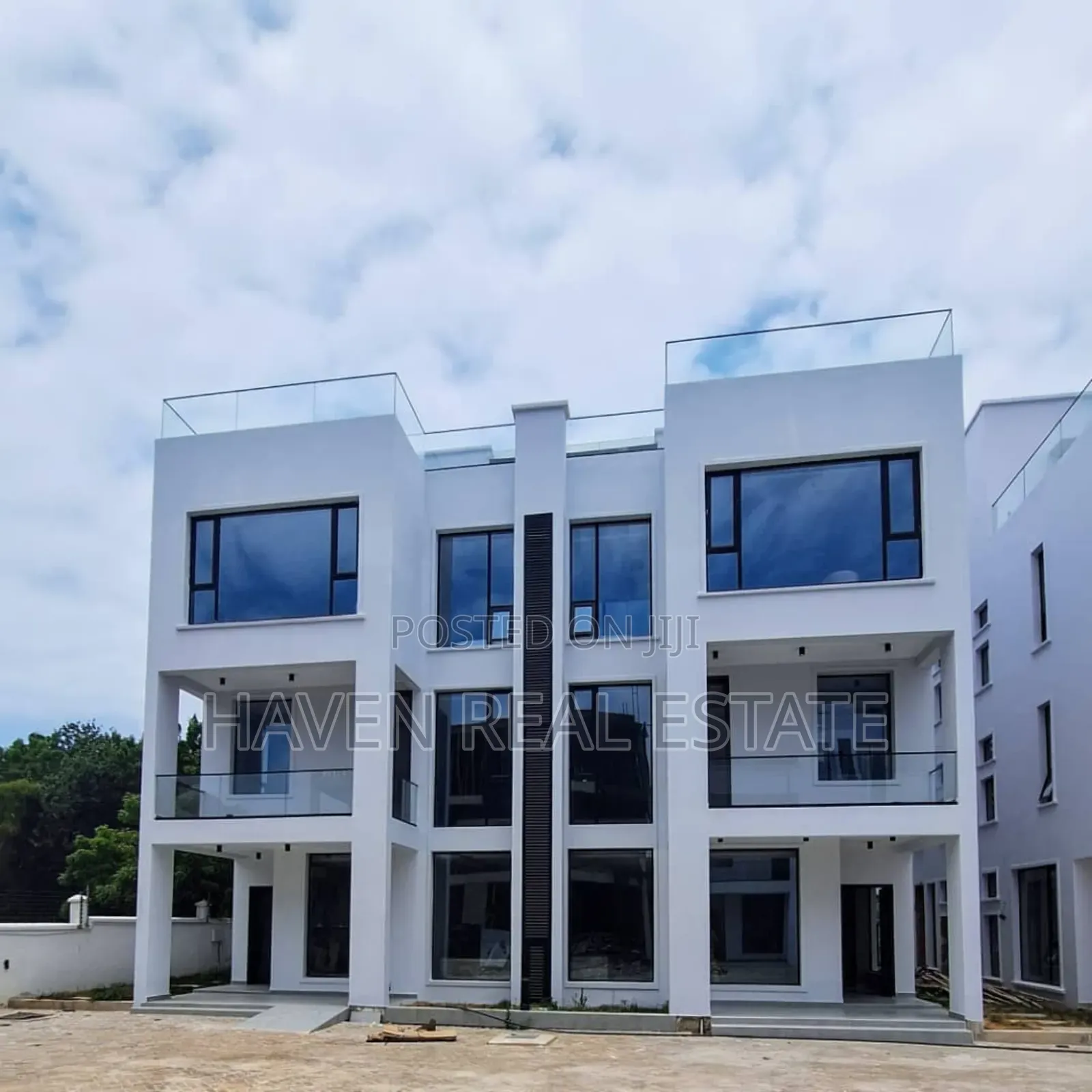 Furnished 8bdrm Villa in Oyster Bay for sale