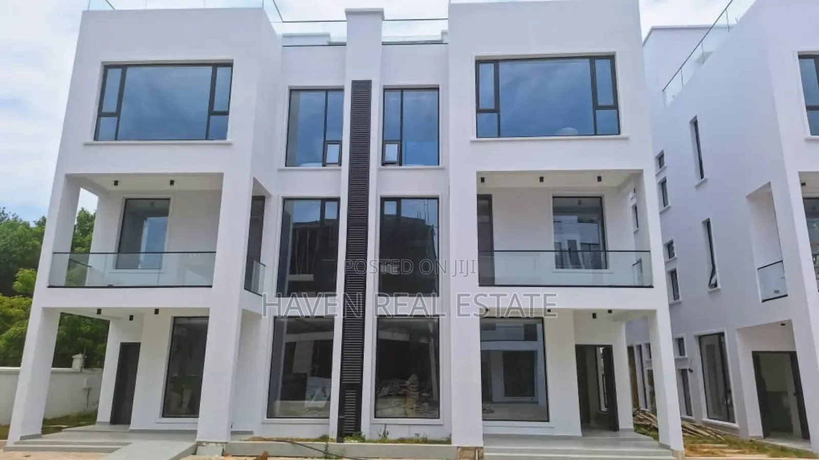 Furnished 8bdrm Villa in Oyster Bay for sale