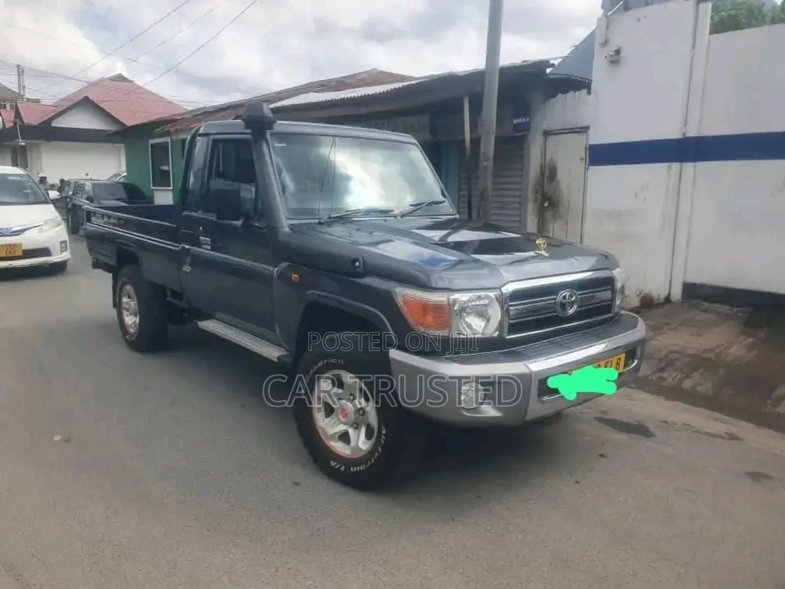 Toyota Land Cruiser 4.0 V6 DLX 2012 Gray