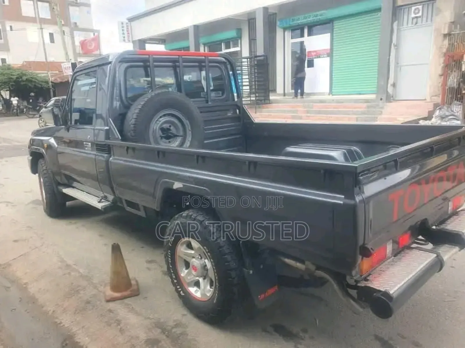 Toyota Land Cruiser 4.0 V6 DLX 2012 Gray