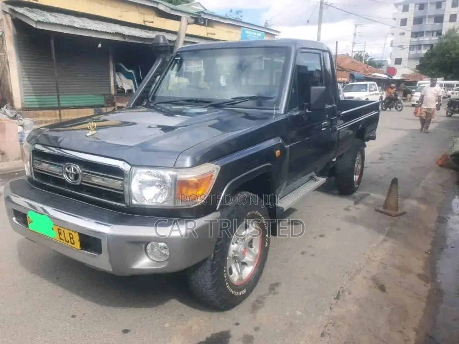 Toyota Land Cruiser 4.0 V6 DLX 2012 Gray