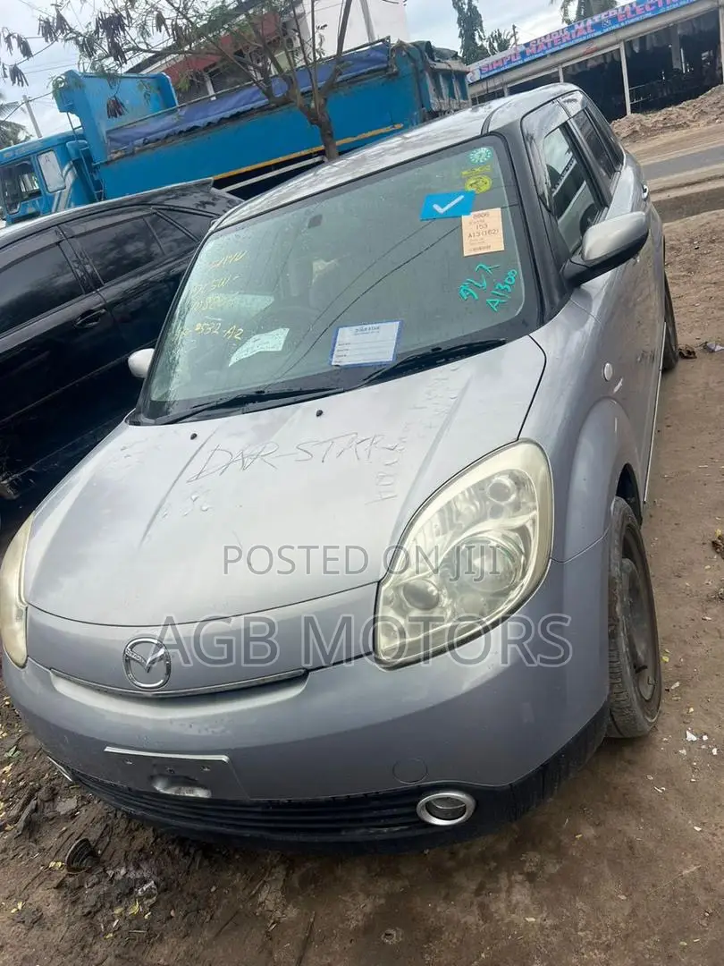 Mazda Verisa 2005 Silver