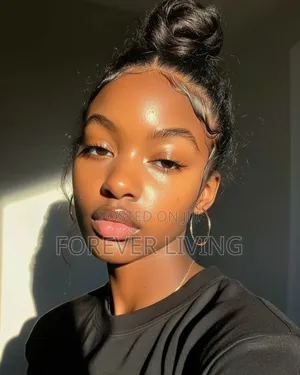 Ngozi Yenye Kung'ara Na Nyororo