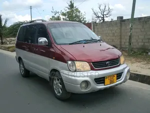 Toyota Noah 2.0 AWD (8 Seater) 2003 Maroon
