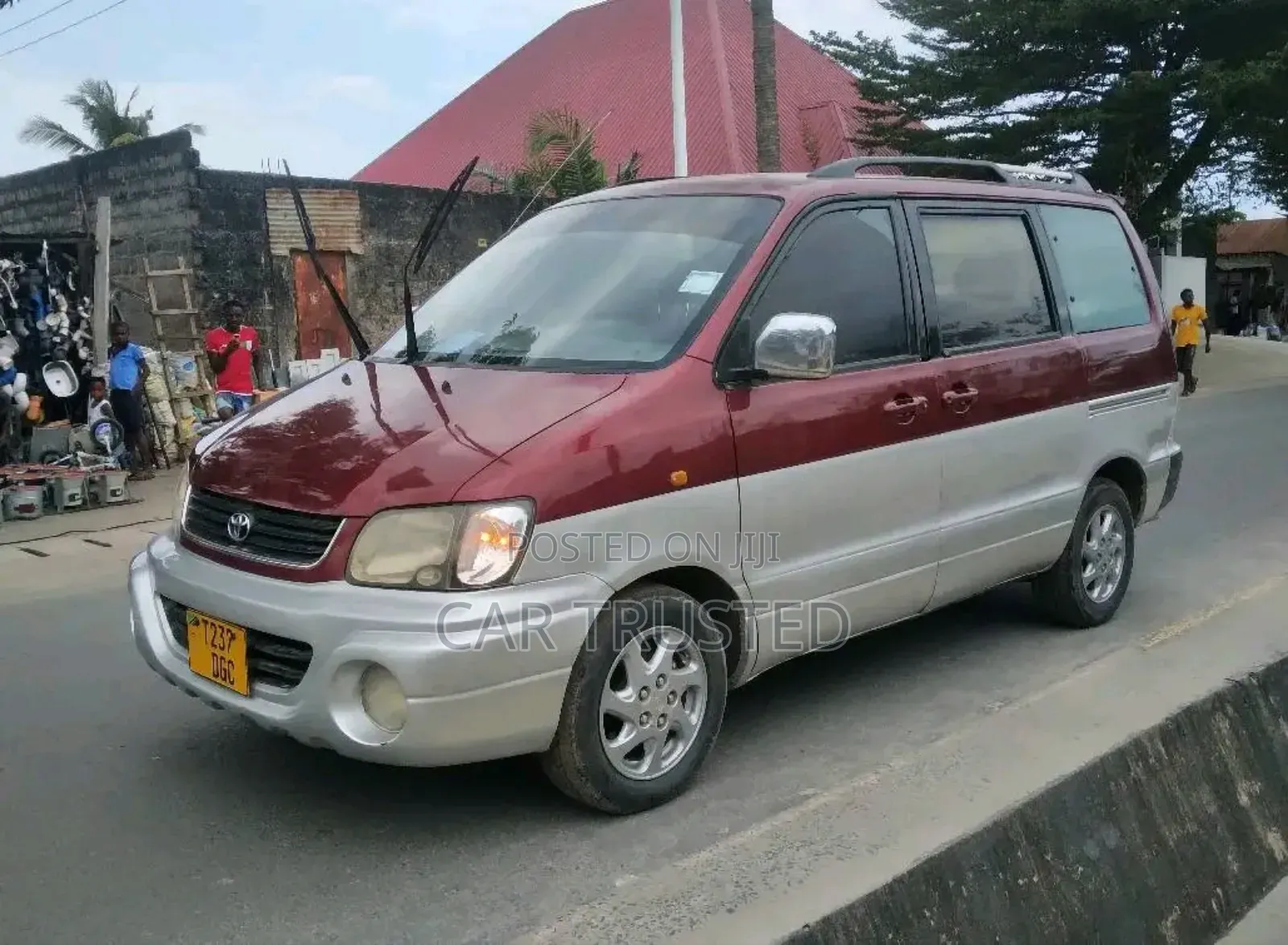 Toyota Noah 2.0 AWD (8 Seater) 2003 Maroon