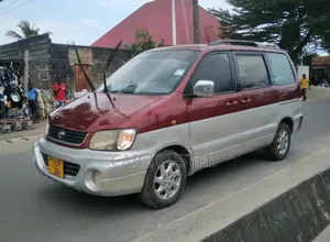 Toyota Noah 2.0 AWD (8 Seater) 2003 Maroon