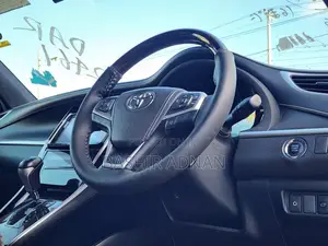 Toyota Harrier 2.0 2015 Off white