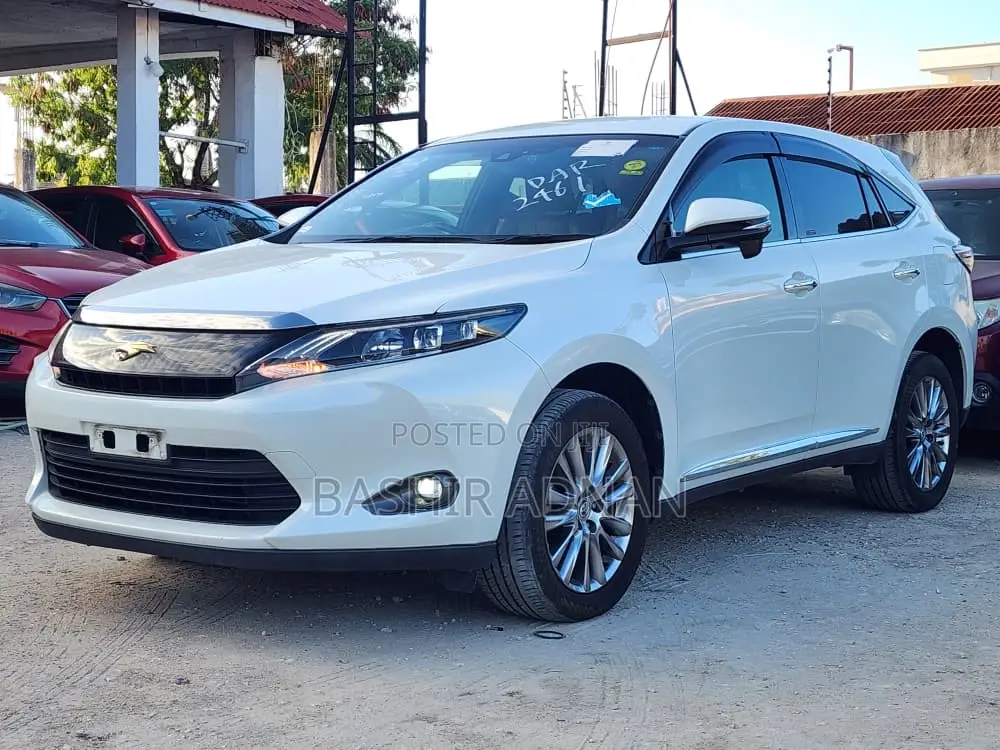 Toyota Harrier 2.0 2015 Off white
