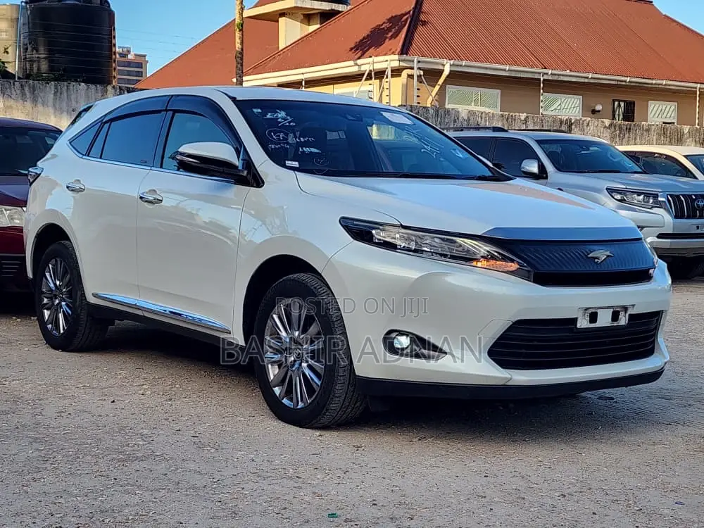 Toyota Harrier 2.0 2015 Off white