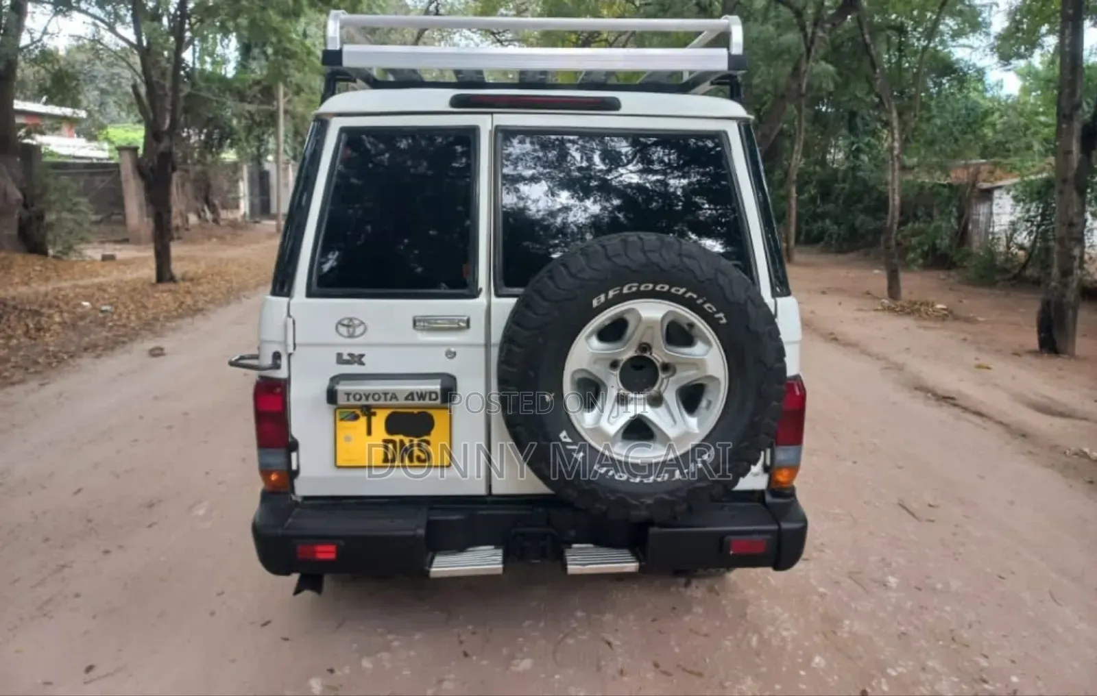 Toyota Land Cruiser 2011 White