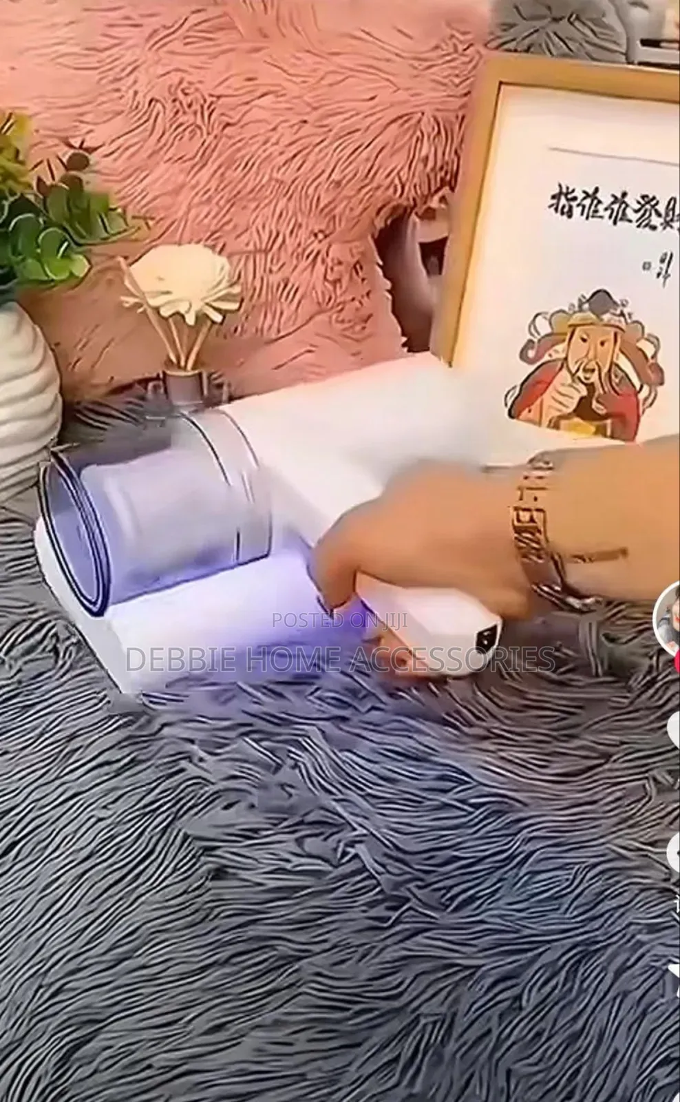 Cordless Mattress Vacuum Cleaner Designed for Mite Removal.