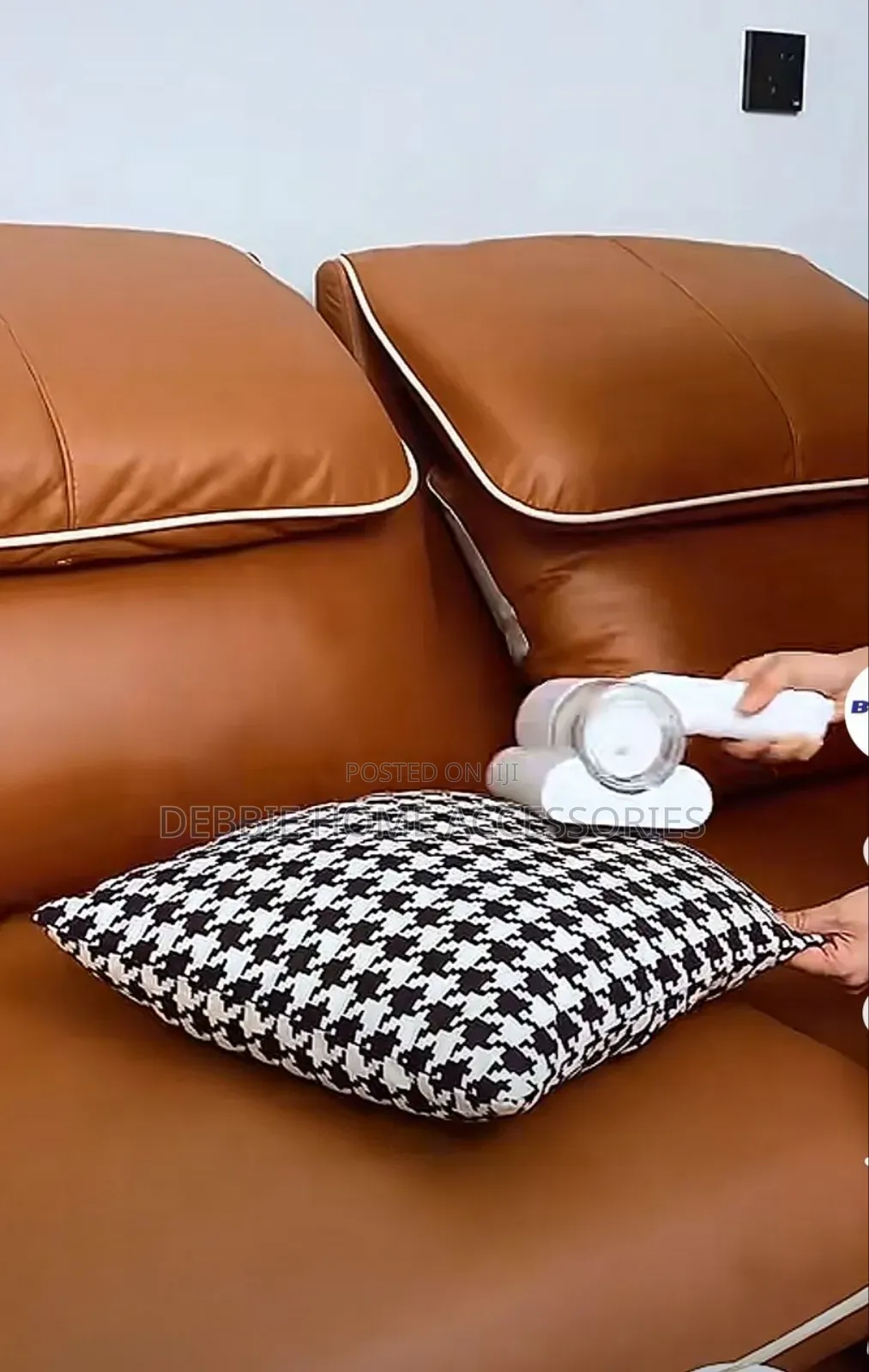 Cordless Mattress Vacuum Cleaner Designed for Mite Removal.