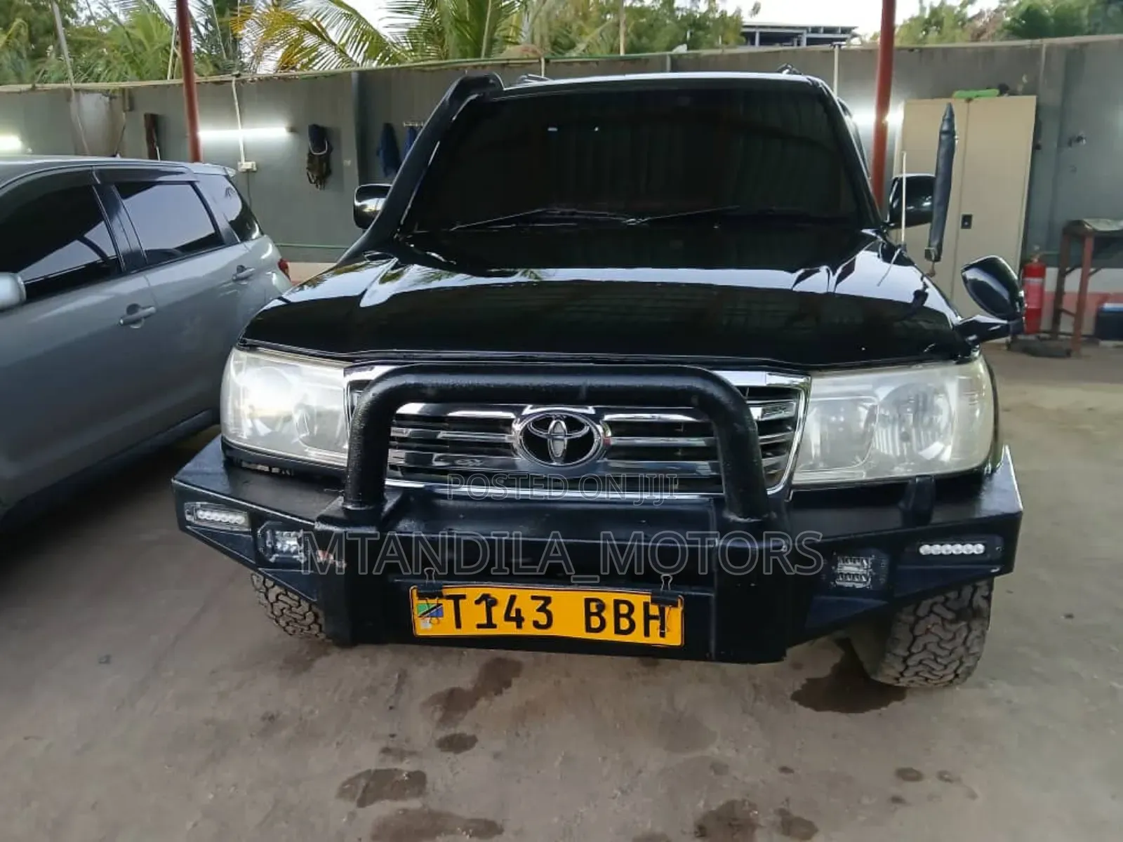 Toyota Land Cruiser 2001 Black