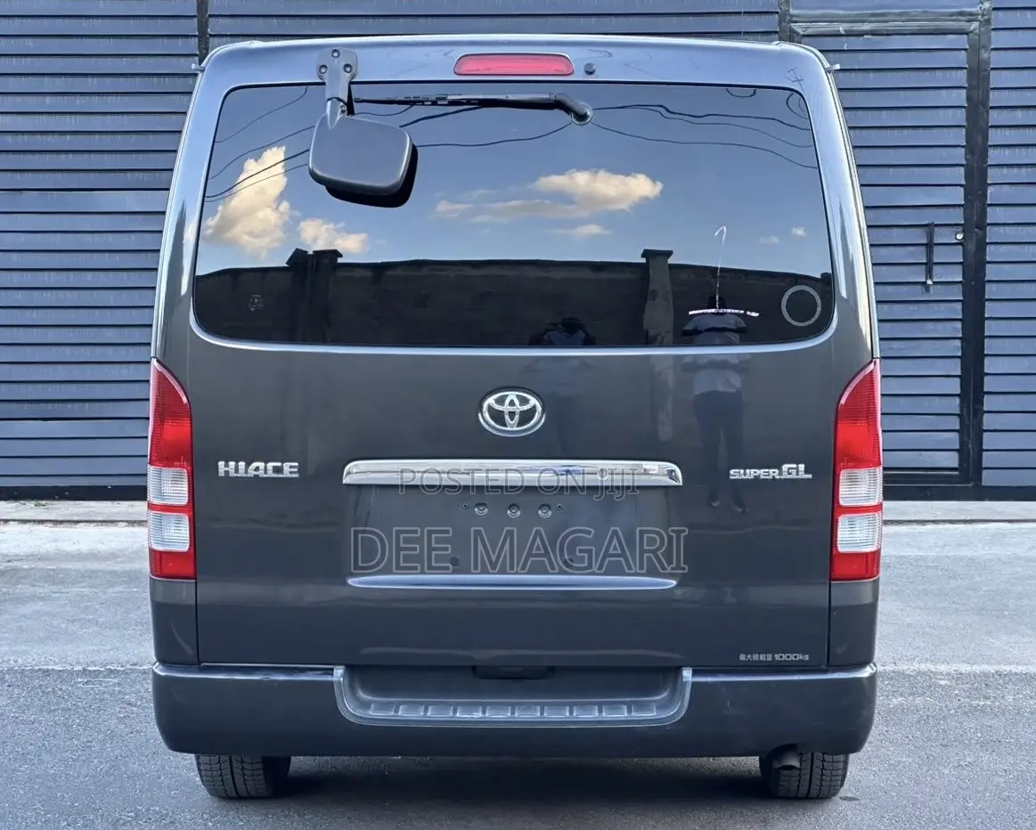 Toyota HiAce 2006 Black