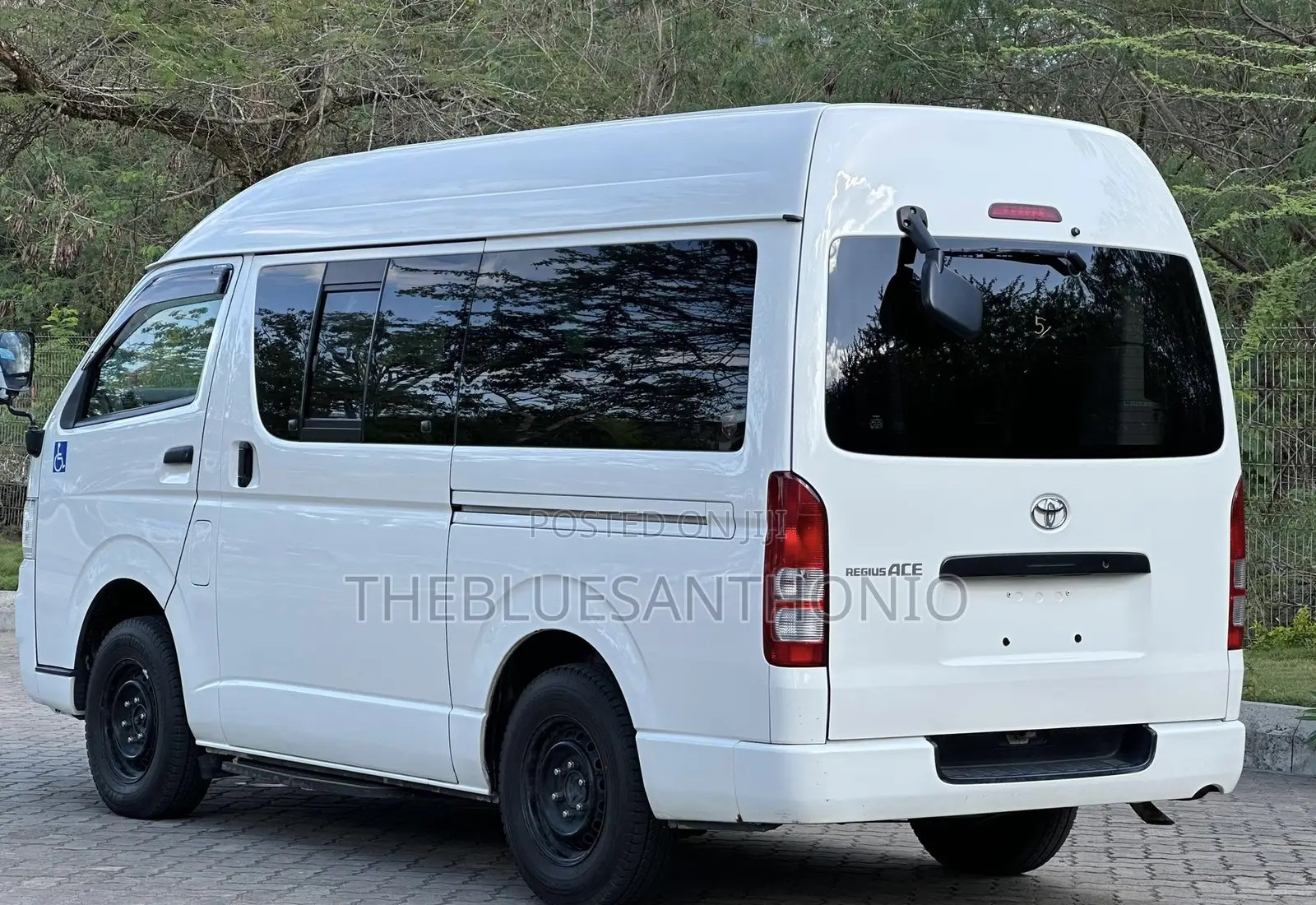 Toyota HiAce 2008 White