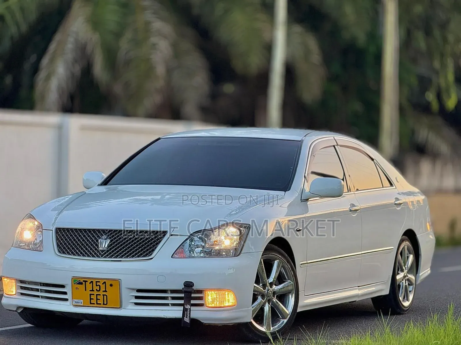 Toyota Crown Royale 2005 White