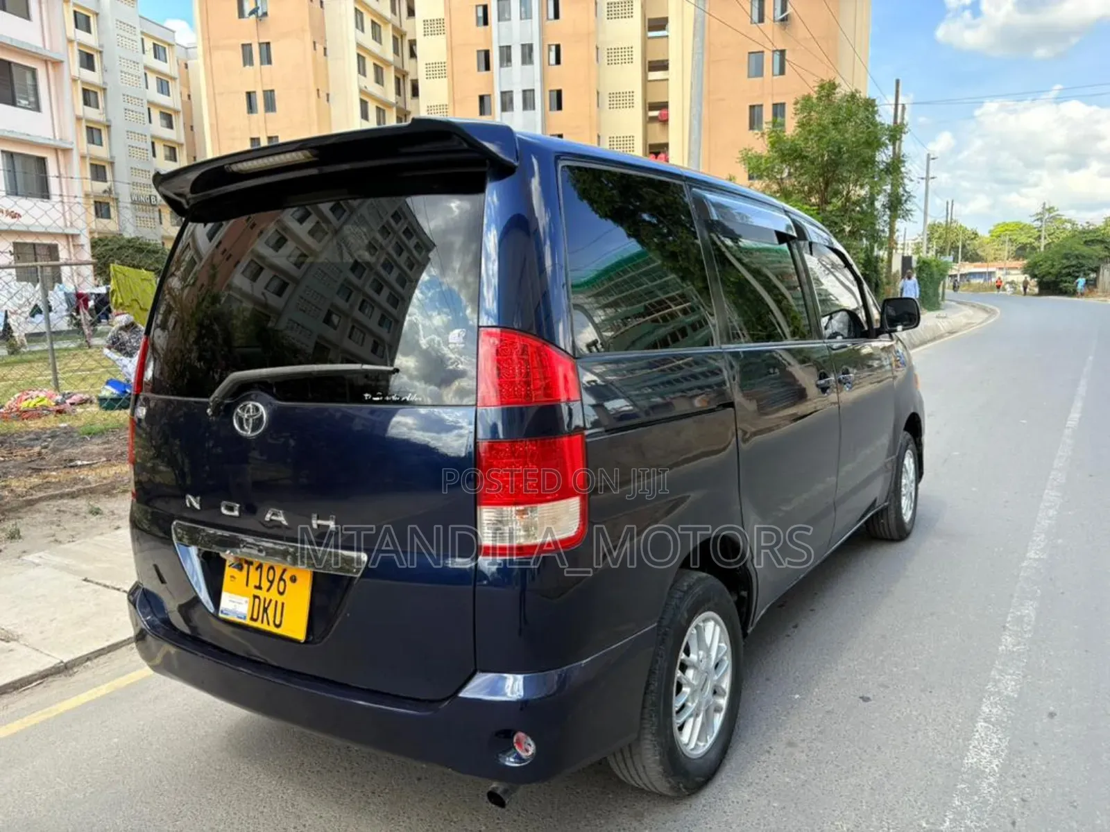 Toyota Noah 2.0 AWD (8 Seater) 2005 Black