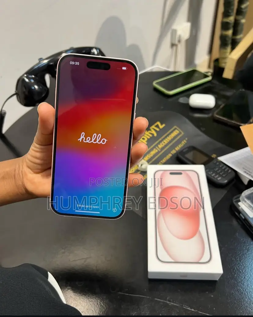 New Apple iPhone 15 256 GB Pink
