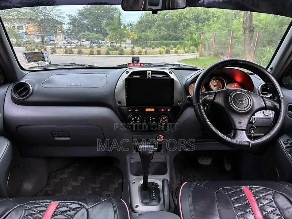 Toyota RAV4 2005 Gold