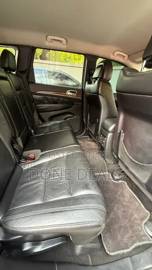 Jeep Grand Cherokee 2011 Gold