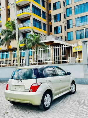 Toyota IST 2007 Green