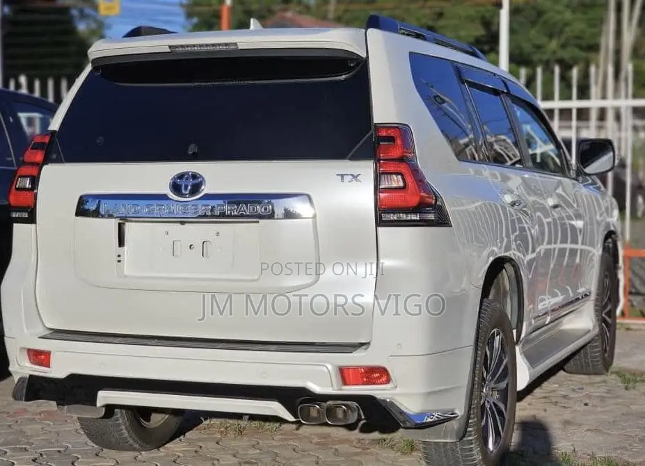 Toyota Land Cruiser Prado 2019 White