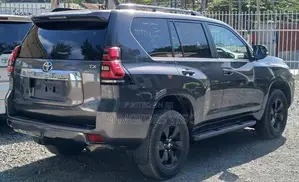 Toyota Land Cruiser Prado 2.8 2017 Gray