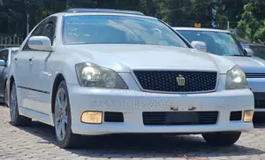 Toyota Crown 2006 White