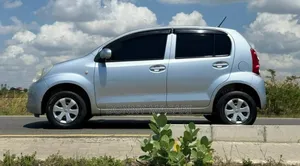 Toyota Passo 1.0 AWD 2010 Silver