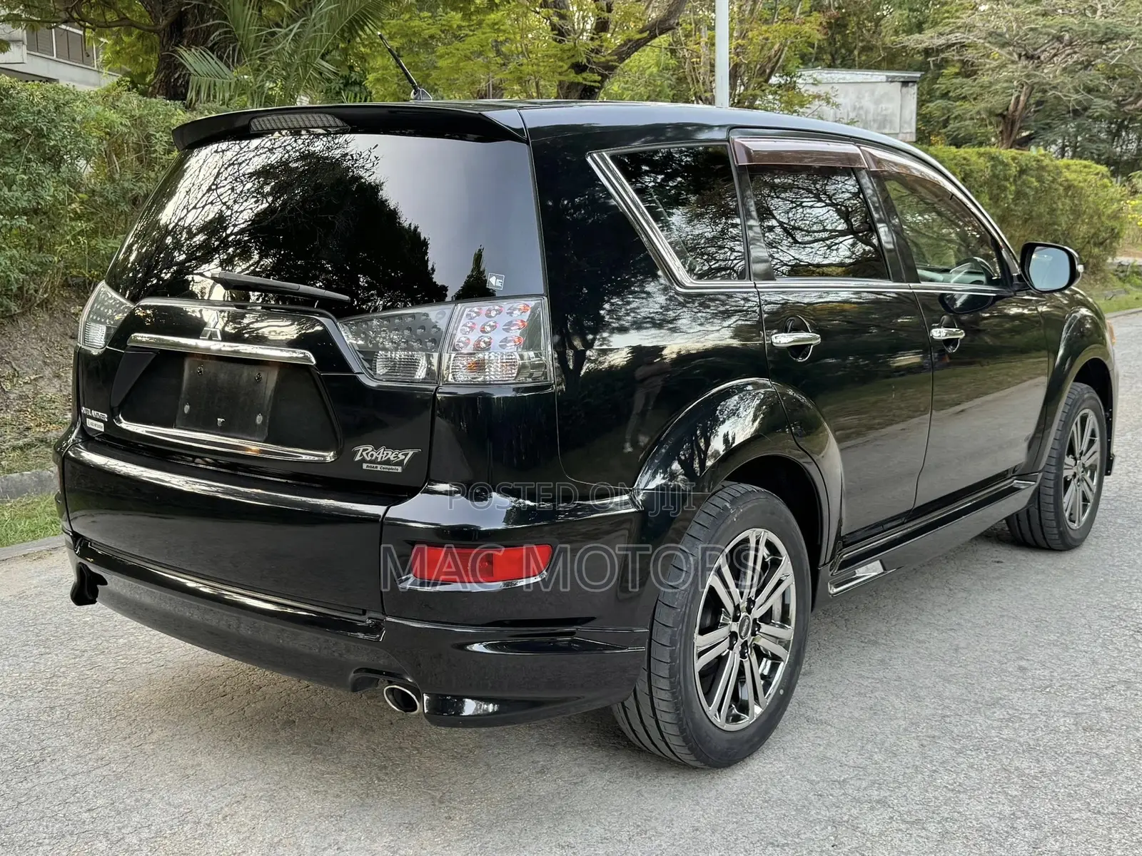 Mitsubishi Outlander 2010 Black
