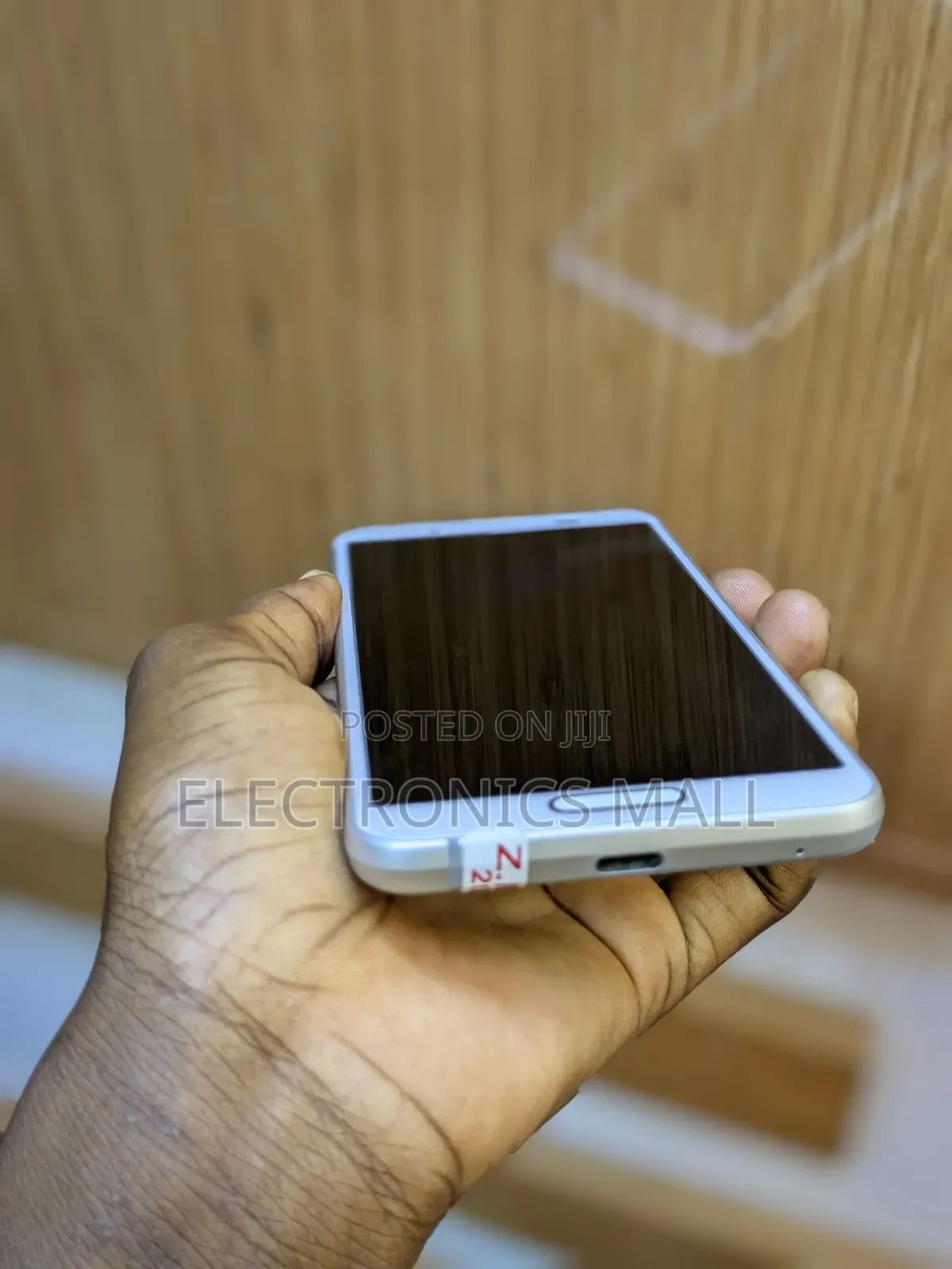 Sharp Aquos Sense 32 GB Silver