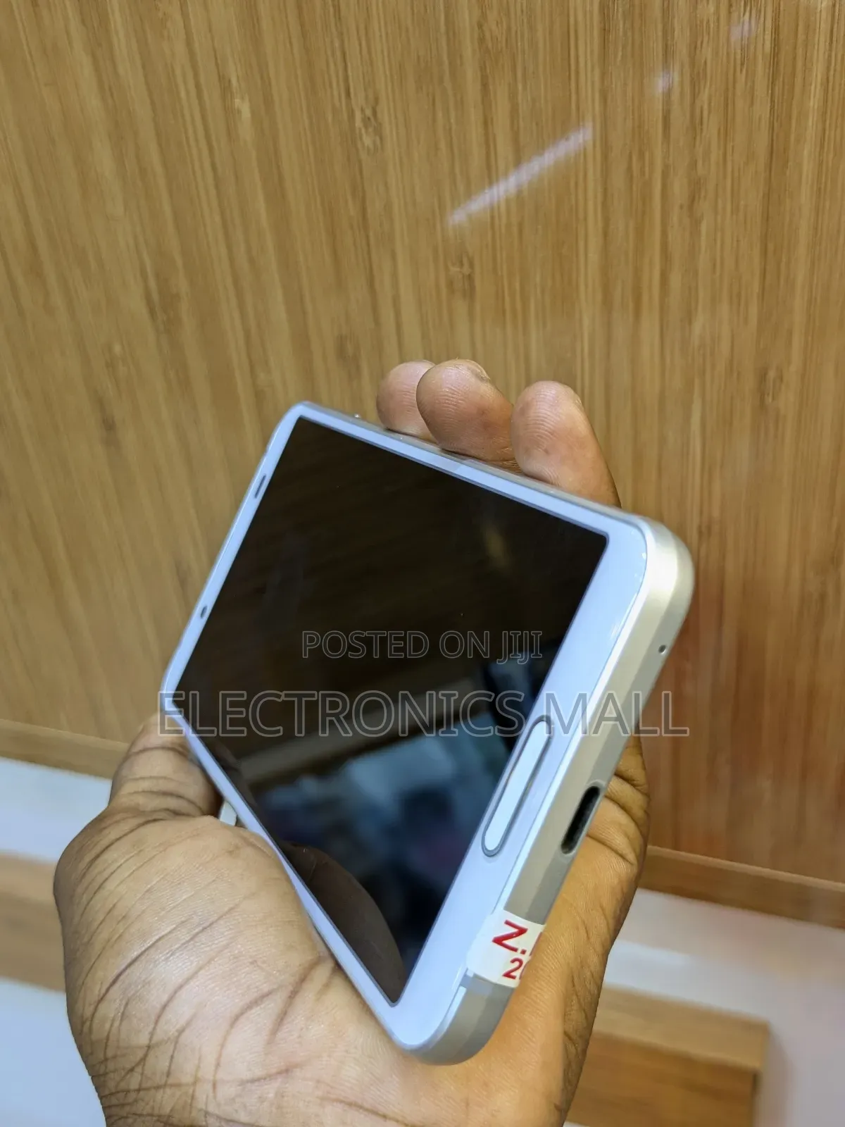 Sharp Aquos Sense 32 GB Silver