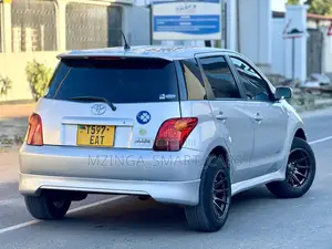 Toyota IST 2003 Silver