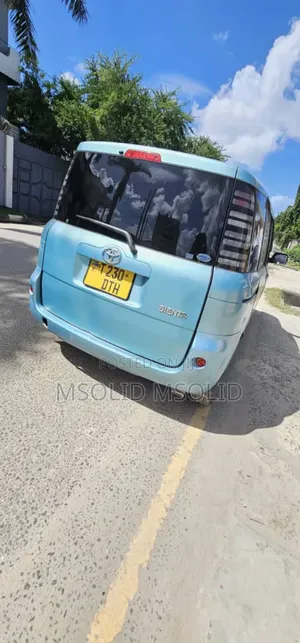 Toyota Sienta 2005 Blue