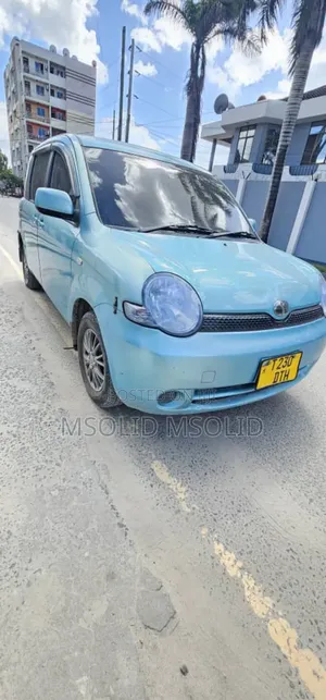 Toyota Sienta 2005 Blue